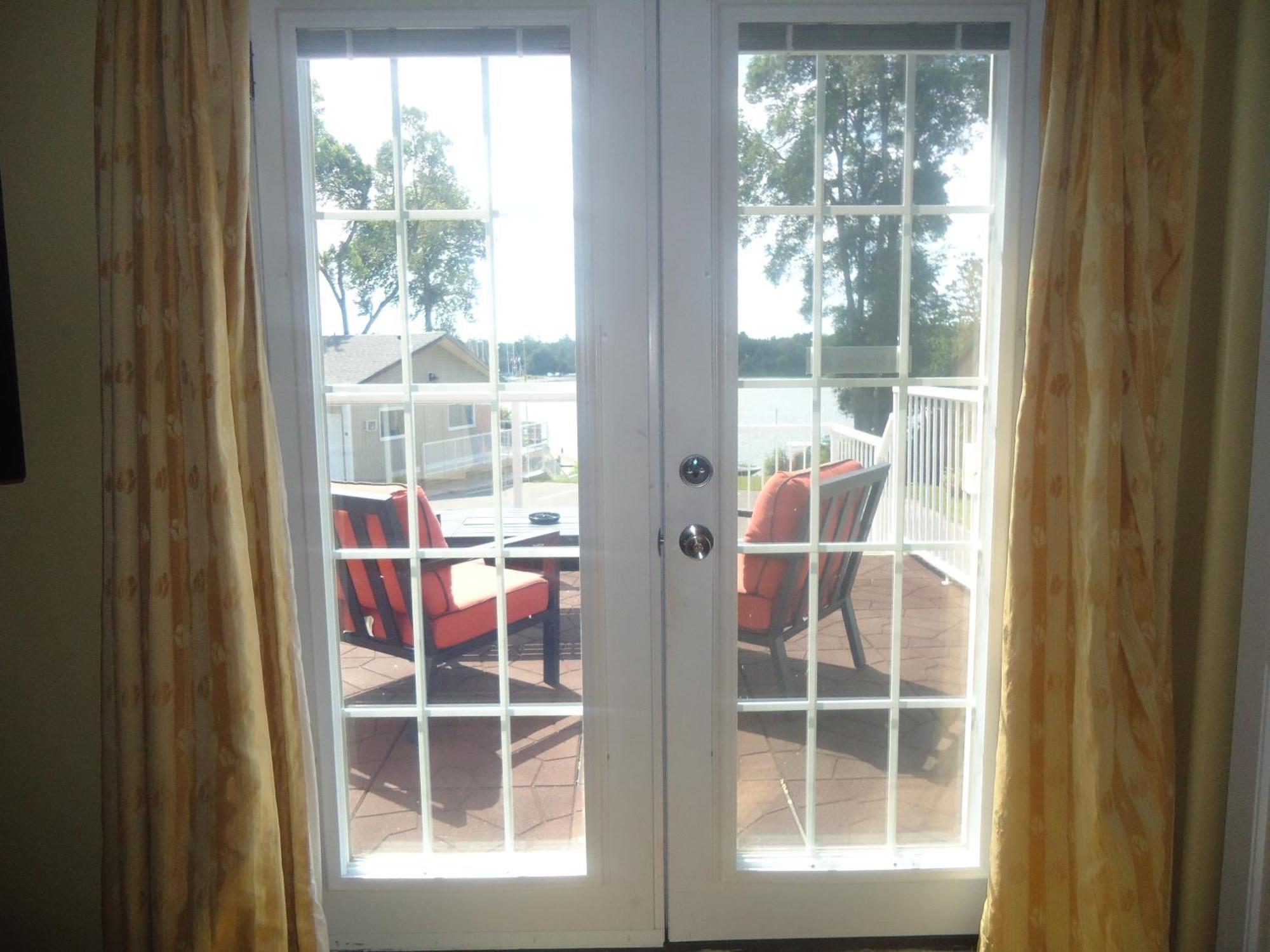 Bayside Inn & Waterfront Suites Kingston Bilik gambar