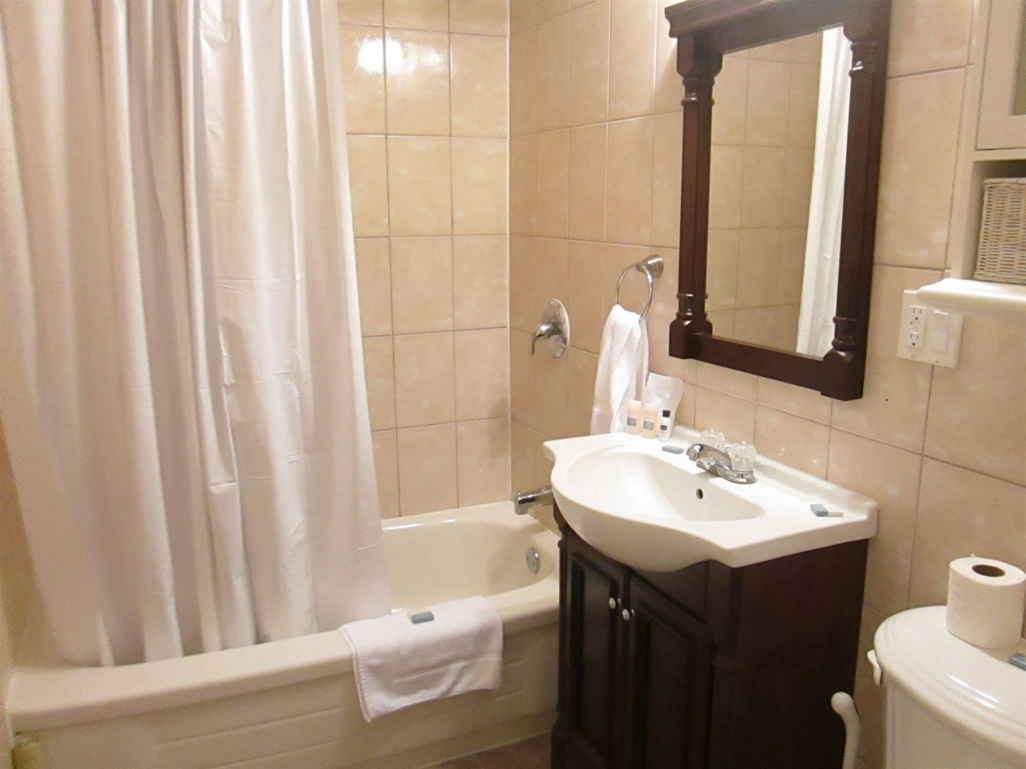Bayside Inn & Waterfront Suites Kingston Luaran gambar