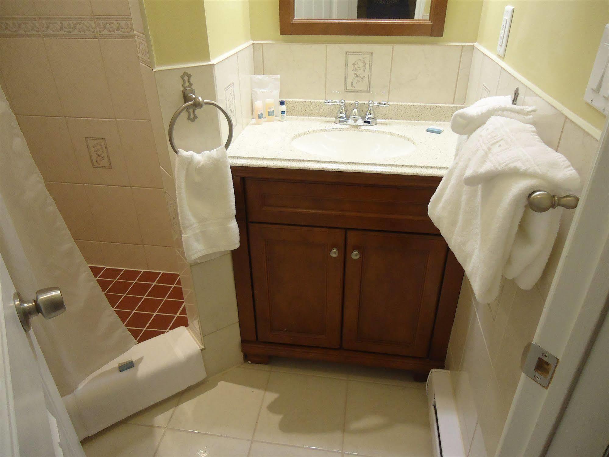 Bayside Inn & Waterfront Suites Kingston Luaran gambar